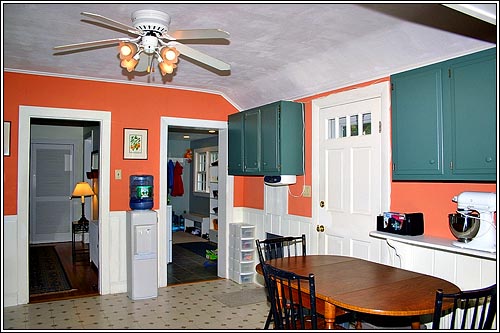 View 12 - 253 North Main Street