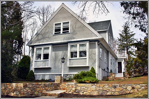 View 1 - 324 North Main Street