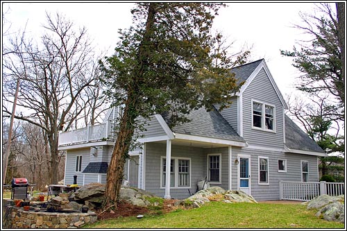 View 2 - 324 North Main Street