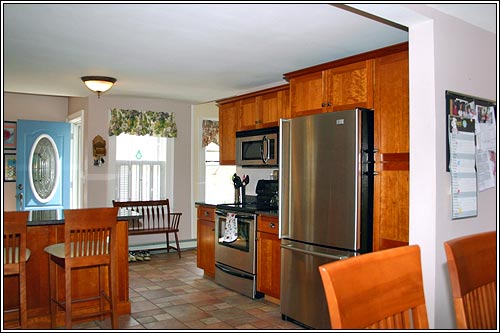 View 6 - 324 North Main Street