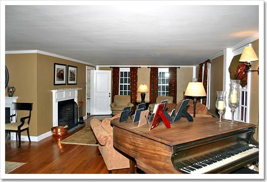 View 9 - 405 South Main Street