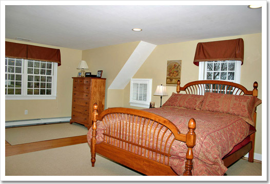 View 16 - 251 Pond Street