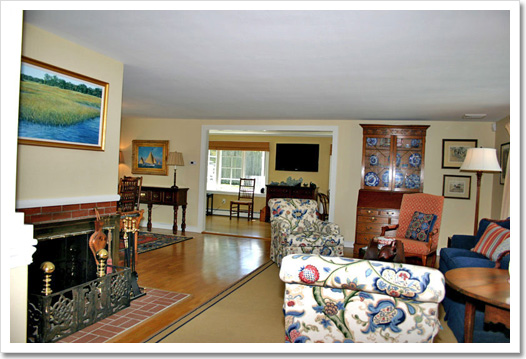 View 9 - 263 Forest Avenue
