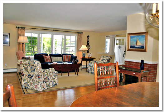 View 11 - 263 Forest Avenue