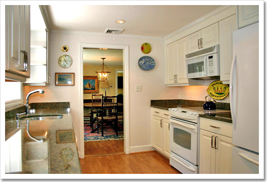 View 17 - 263 Forest Avenue
