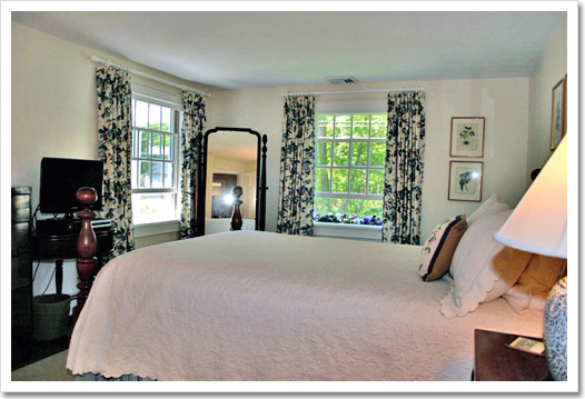 View 23 - 263 Forest Avenue