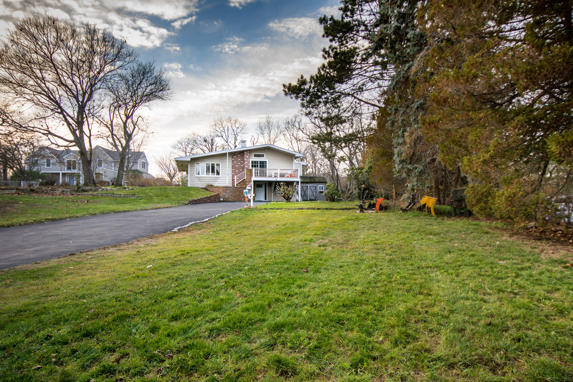 50 Elm Court, Cohasset